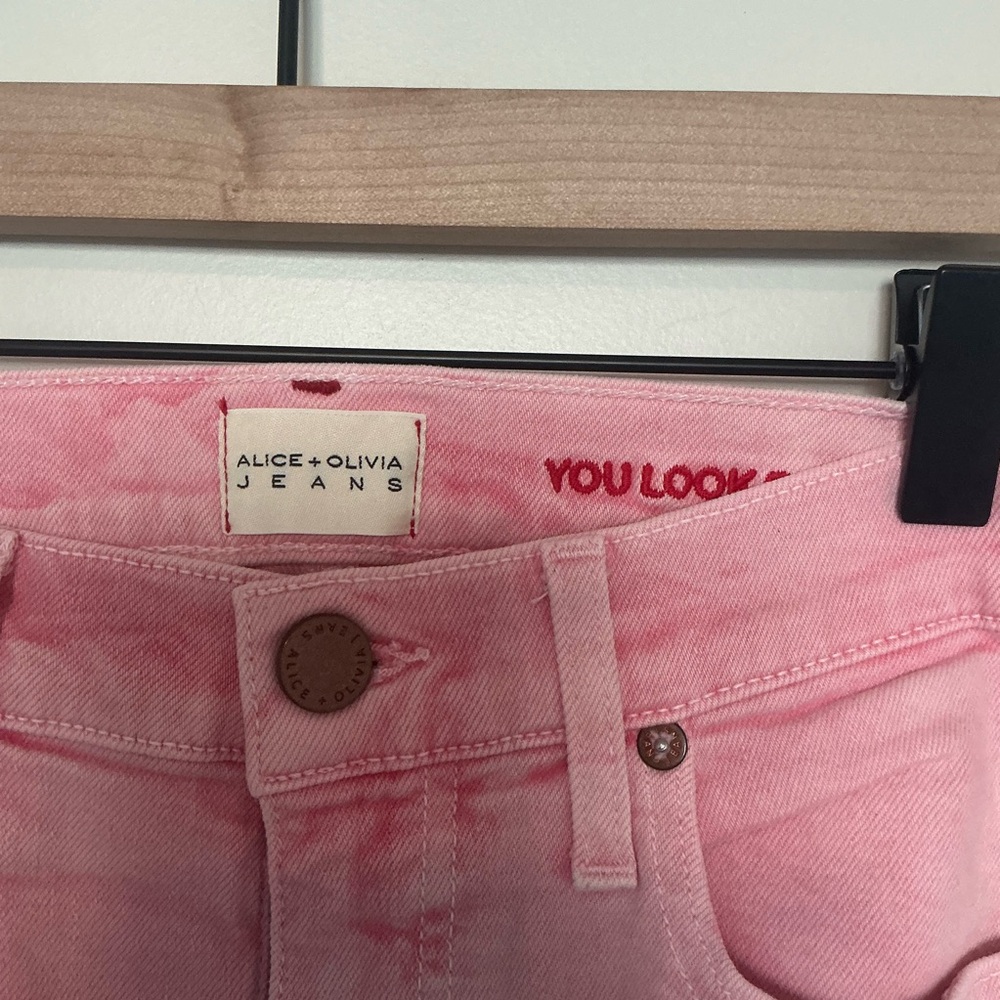Alice + Olivia High-Rise Good Skinny Jeans in Crystal Cloud Pink - Picture 5 of 8